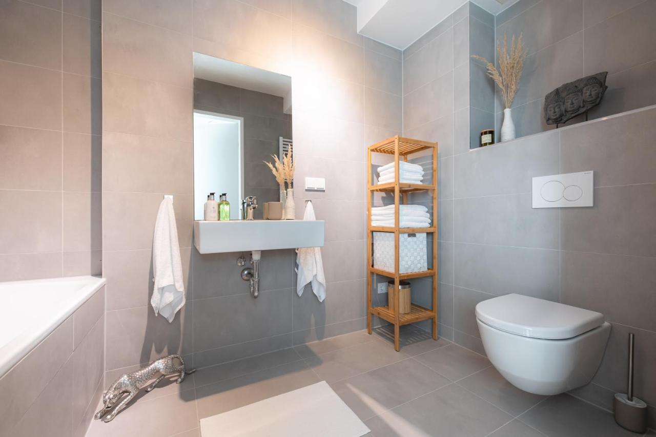 New Luxury Overlooking * Wien